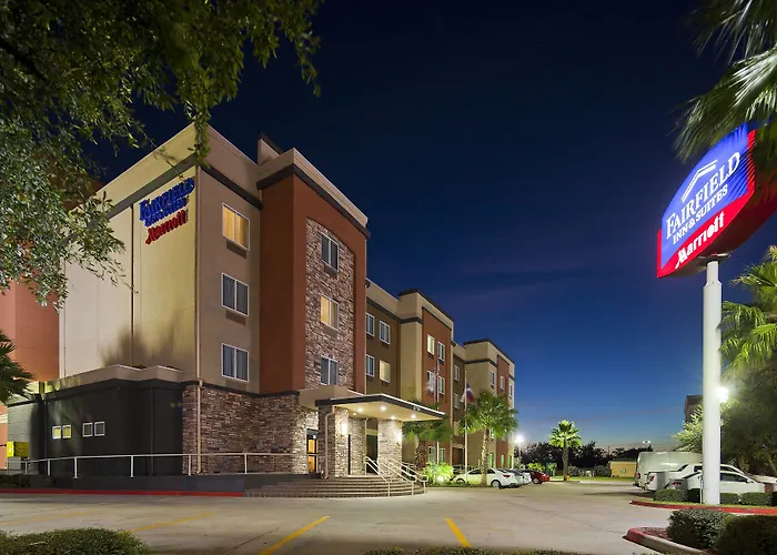 Fairfield Inn & Suites Houston Hobby Airport